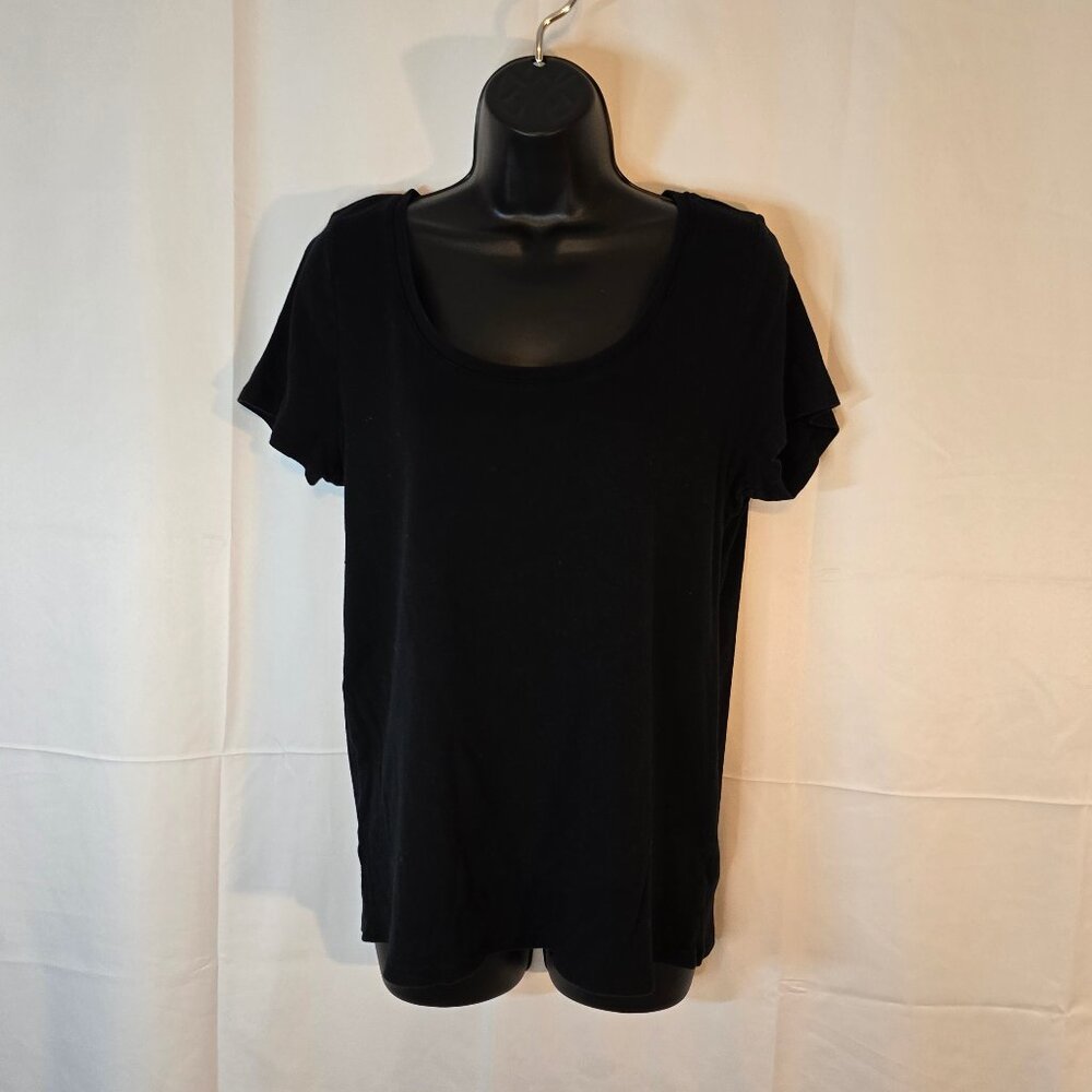 Black Tee